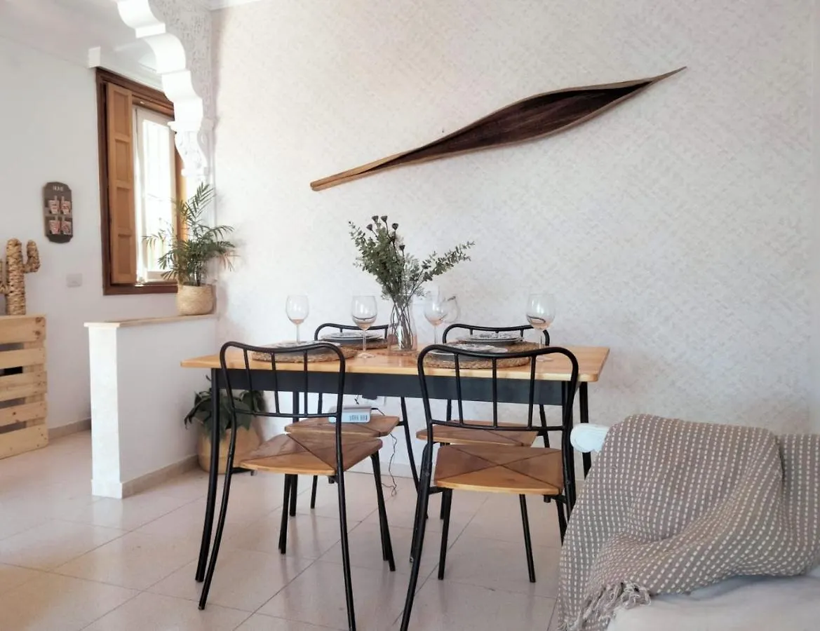 מלון ארונה La Casita בית הארחה